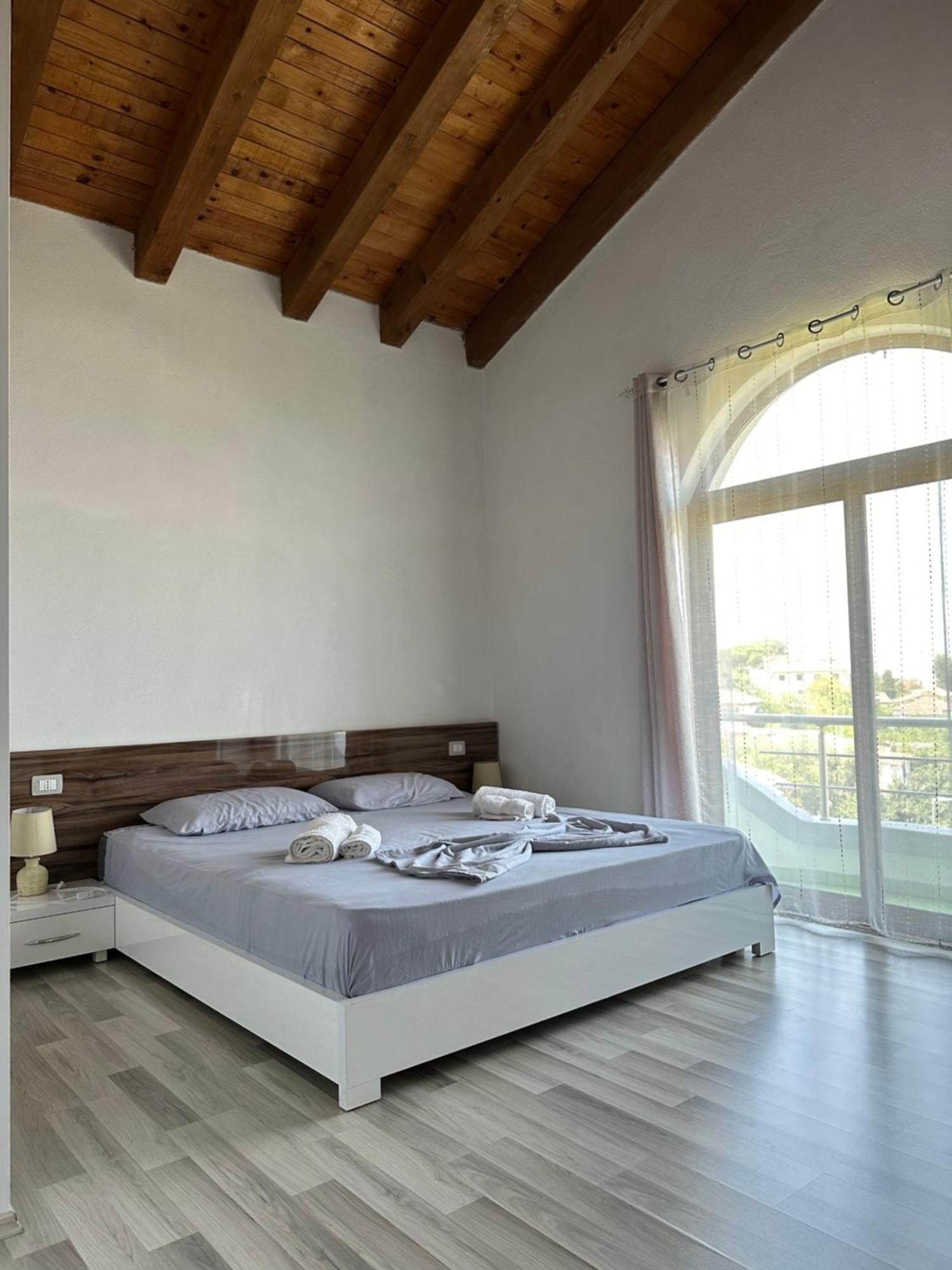 Casadolcecasa Hotel Shkoder Ngoại thất bức ảnh