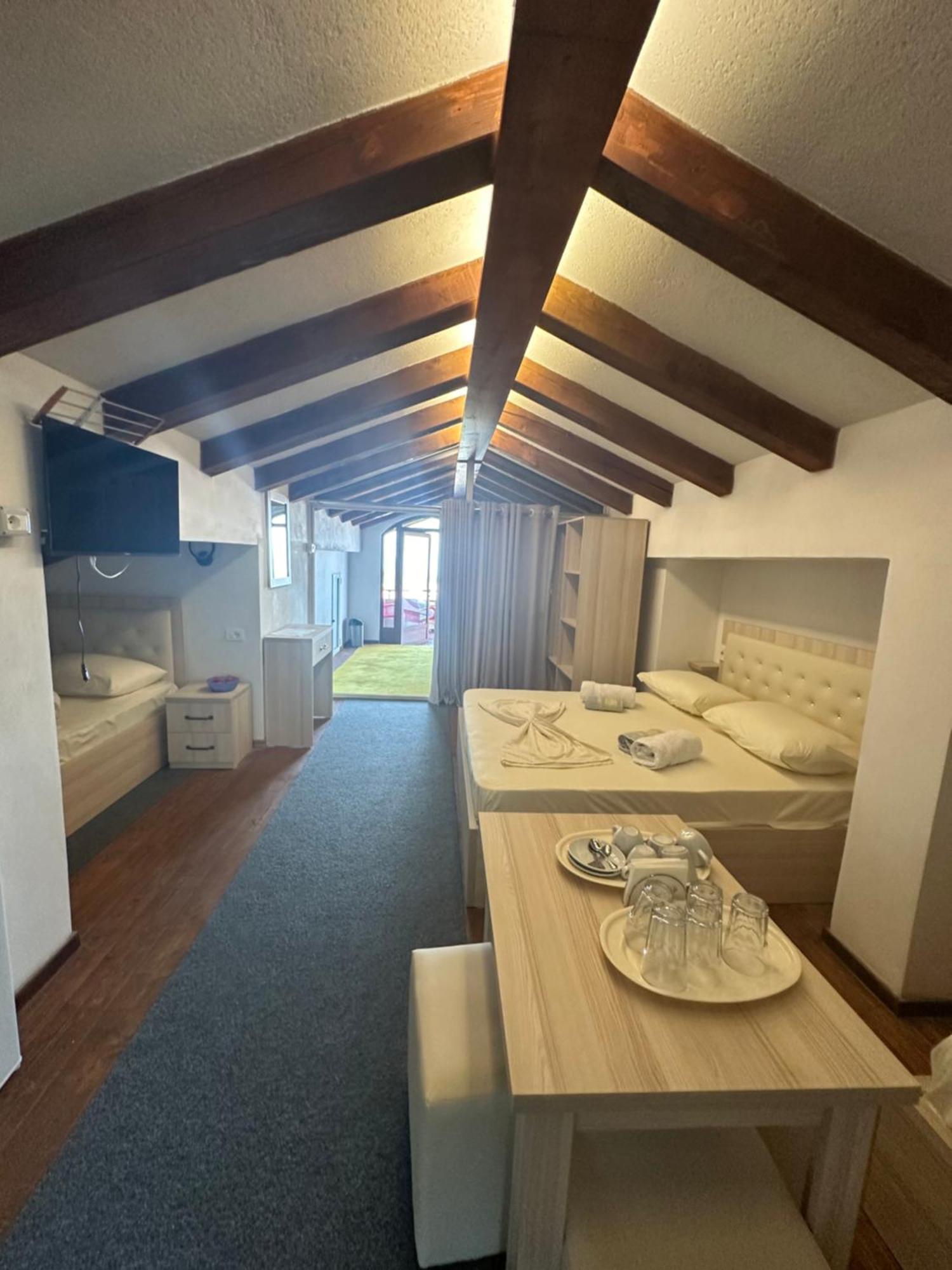 Casadolcecasa Hotel Shkoder Ngoại thất bức ảnh