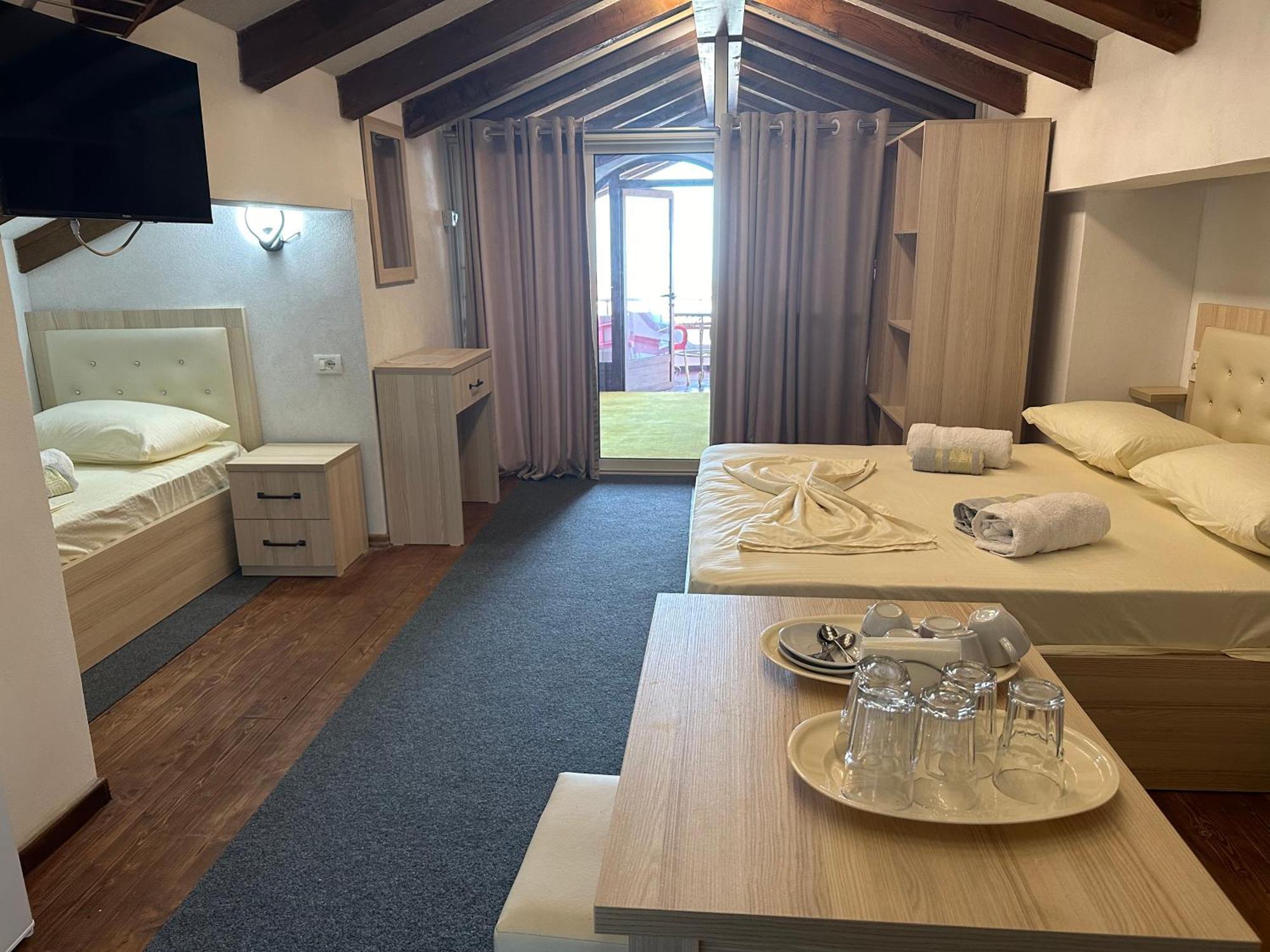 Casadolcecasa Hotel Shkoder Ngoại thất bức ảnh