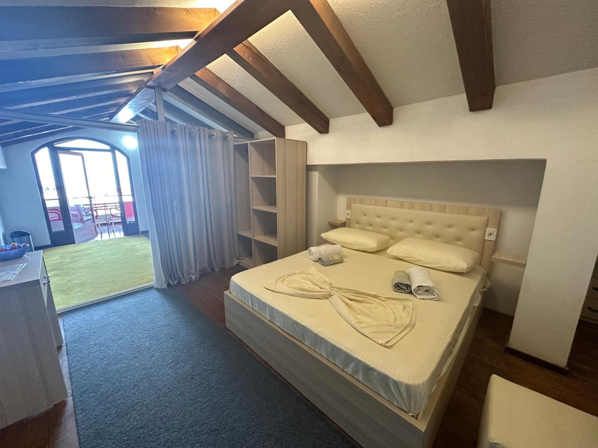 Casadolcecasa Hotel Shkoder Ngoại thất bức ảnh